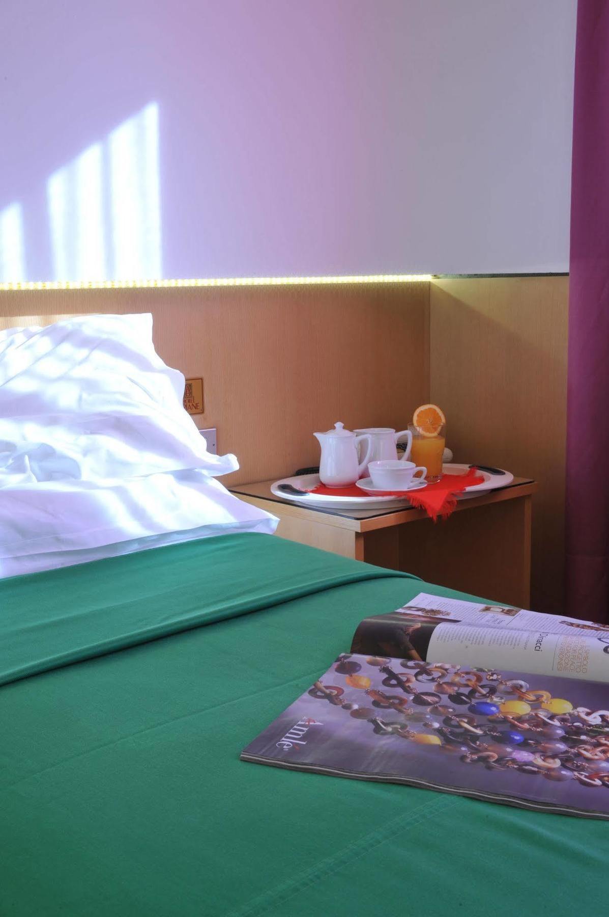 Hotel Ariane Тиене Екстериор снимка
