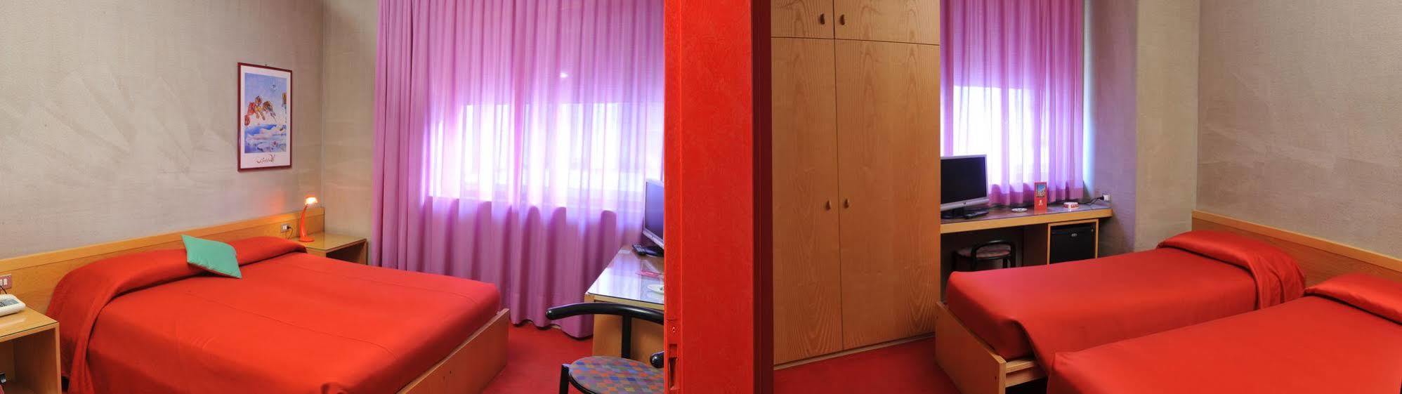 Hotel Ariane Тиене Екстериор снимка